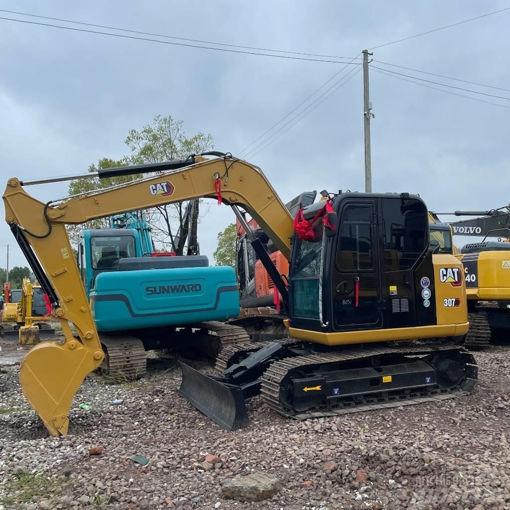 CAT 307E Mini rýpadla < 7t