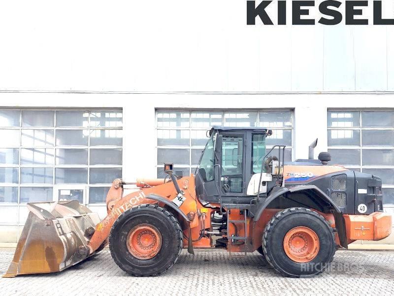 Hitachi ZW 250-6 Kolové nakladače