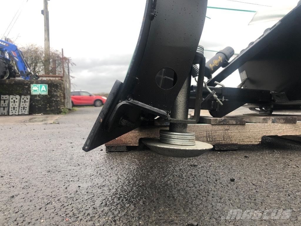 JCB Snow Plough Pluhy