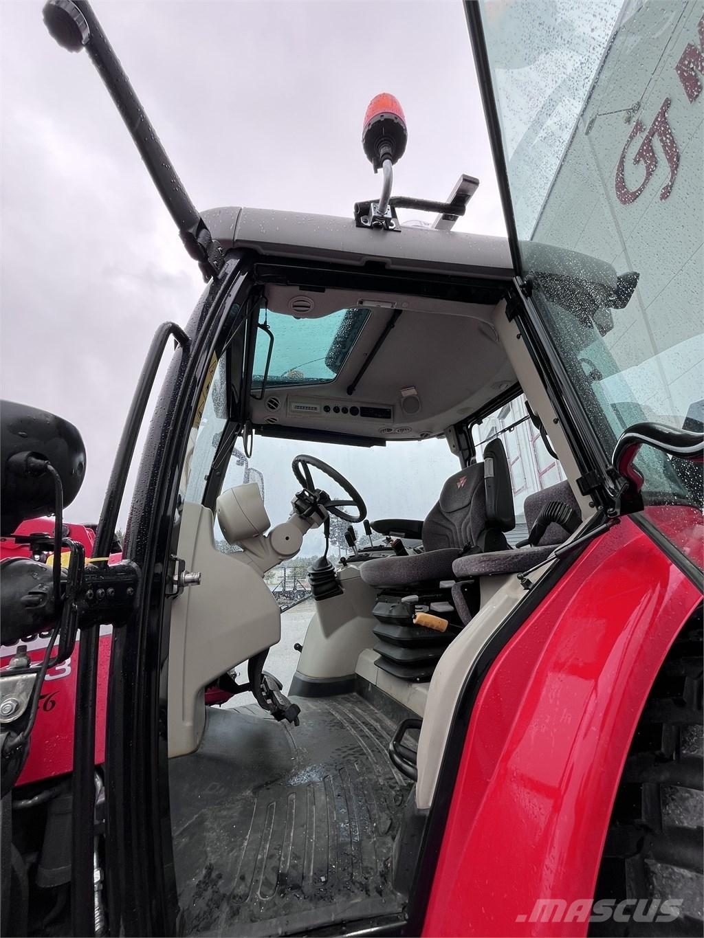Massey Ferguson 5613 Traktory