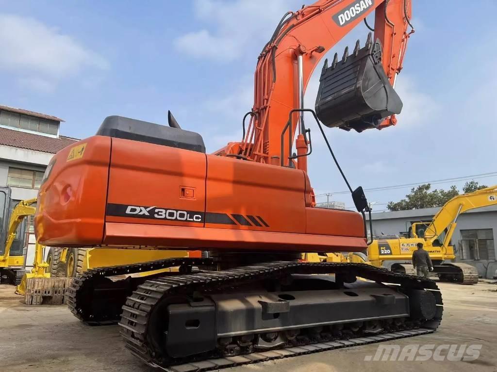 Doosan DX300LC Pásová rýpadla