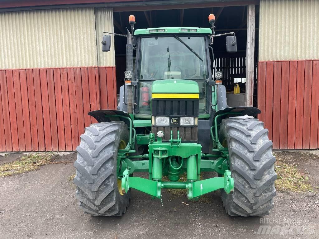 John Deere 6910-4+F Traktory