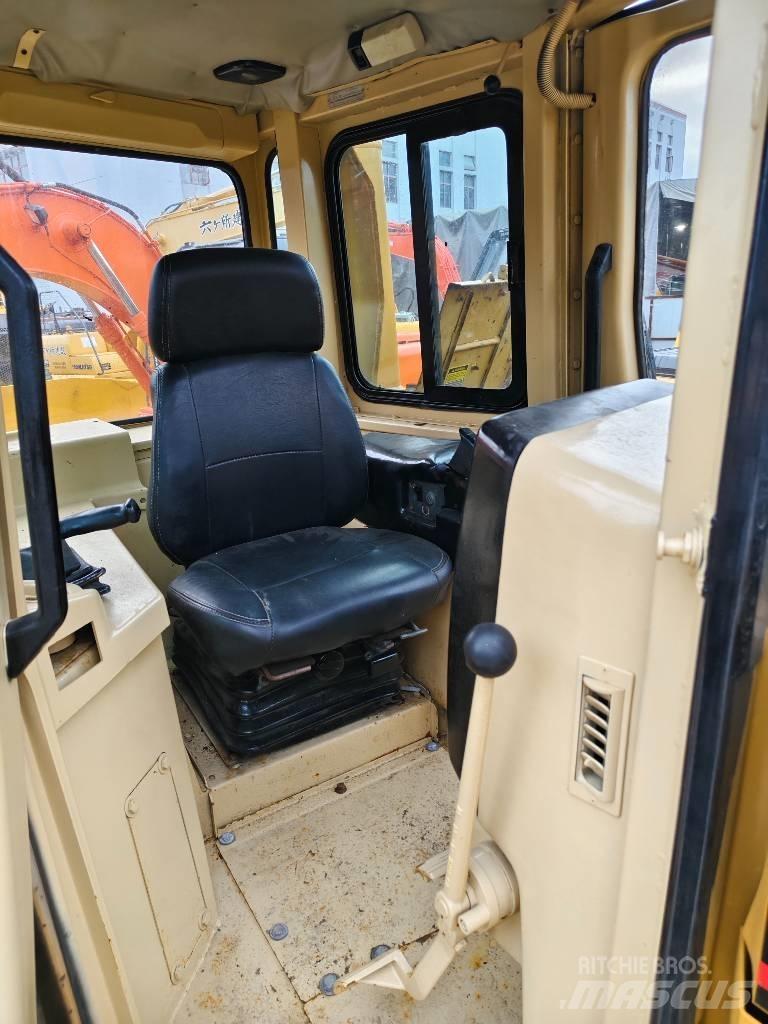 CAT D 7 R Pásové dozery