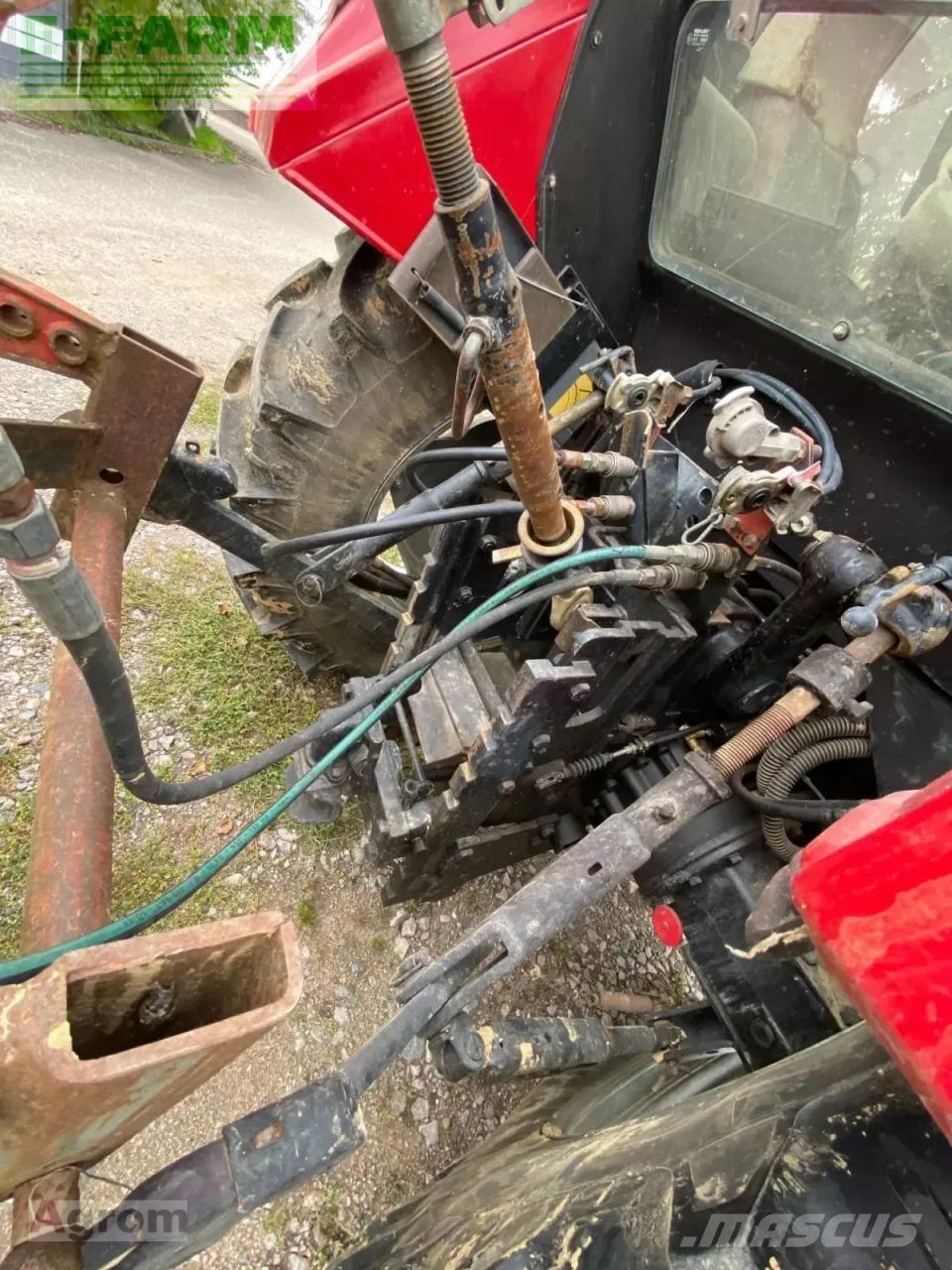 Case IH 844 a Traktory