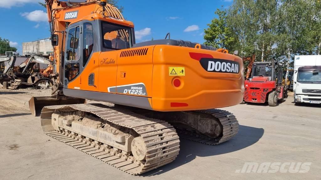 Doosan DX 225 Pásová rýpadla