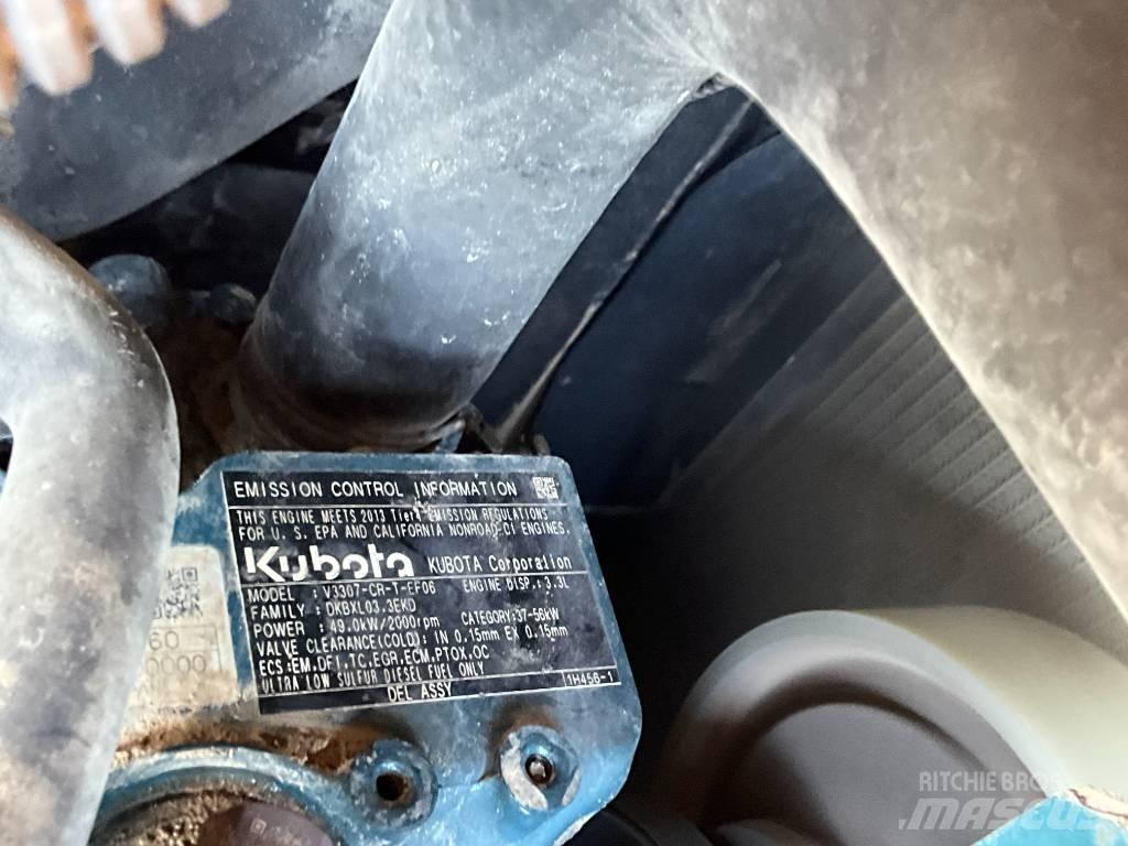 Kubota KX 080-4 Midi rýpadla 7t - 12t