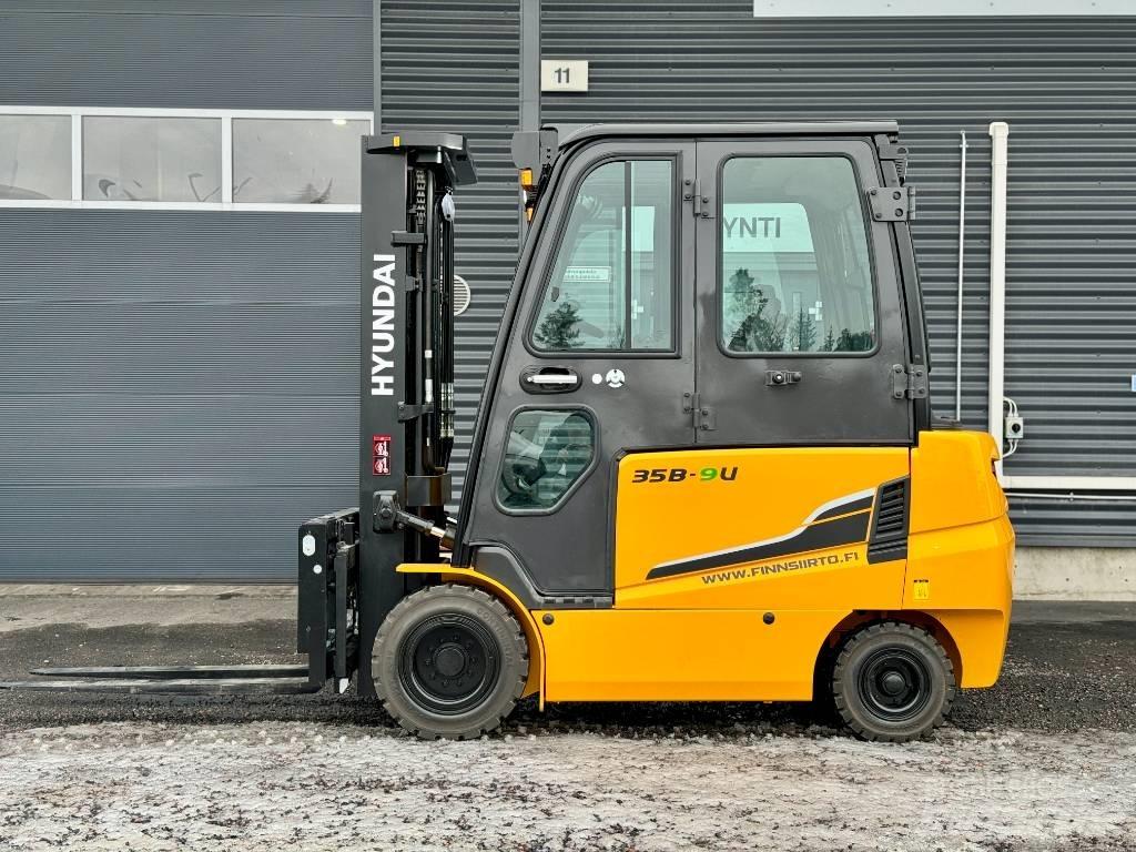 Hyundai 35B-9U Akumulátorové vozíky