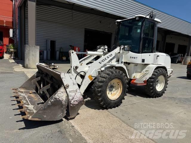 Volvo L 30 G Kolové nakladače