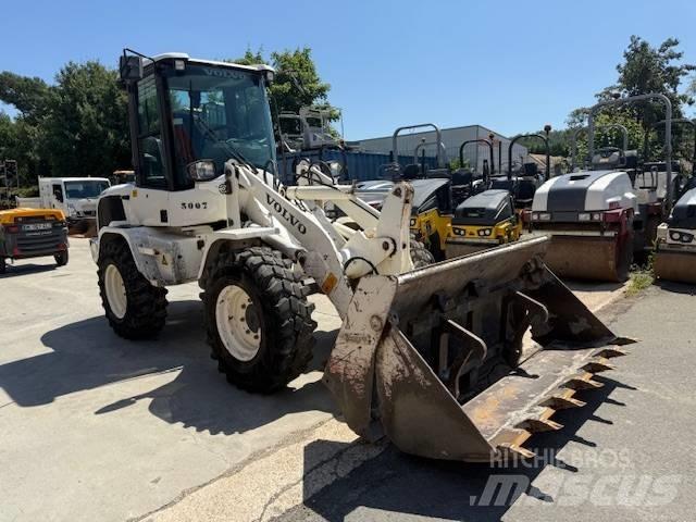 Volvo L 30 G Kolové nakladače