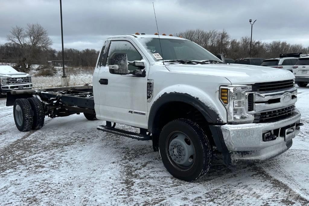 Ford F 550 XLT SD Nákladní vozidlo bez nástavby