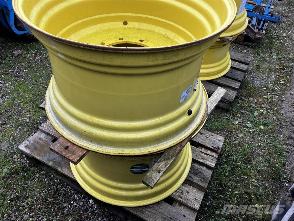 John Deere 18x30 Pneumatiky, kola a ráfky