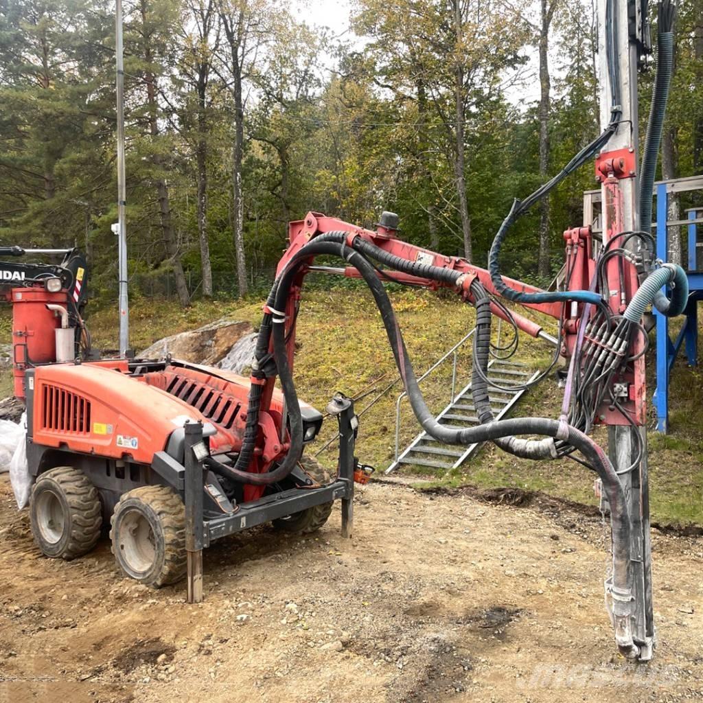 Sandvik DC 125R Povrchové vrtací stroje
