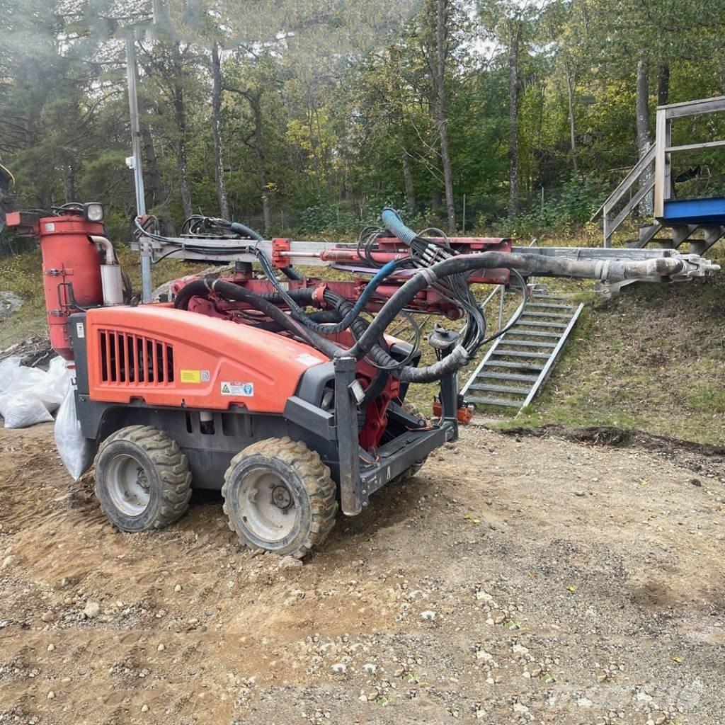 Sandvik DC 125R Povrchové vrtací stroje