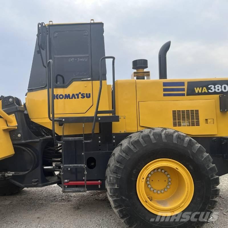 Komatsu WA 380 Kolové nakladače