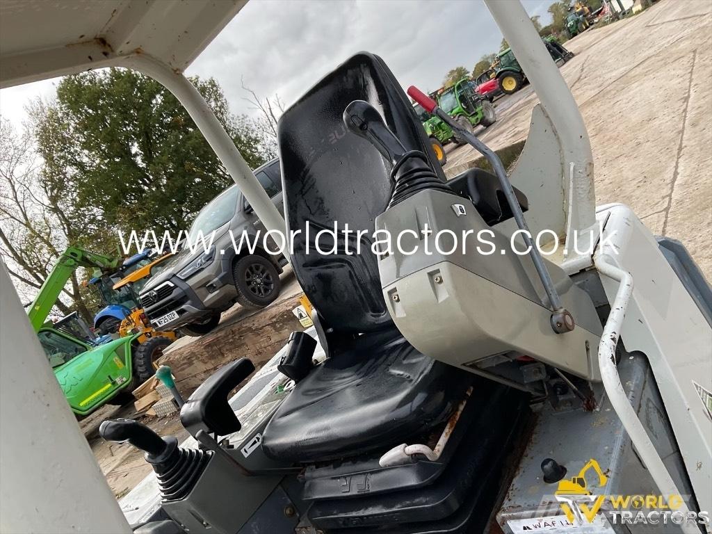 Takeuchi TB 228 Mini rýpadla < 7t