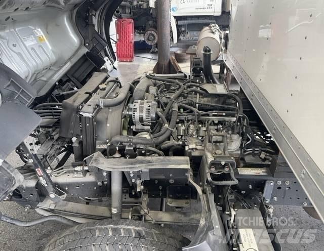 Isuzu NPR Skříňová nástavba