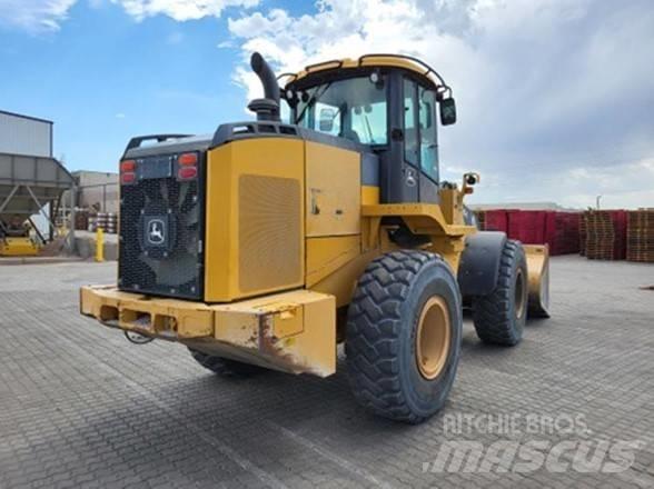 John Deere 624K Kolové nakladače