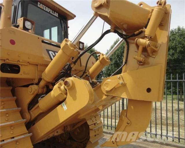 CAT D 8 R Pásové dozery