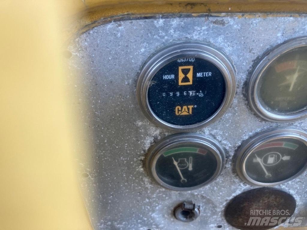 CAT D 9 H Pásové dozery