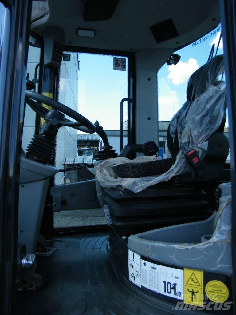 Yanmar v100 Kolové nakladače