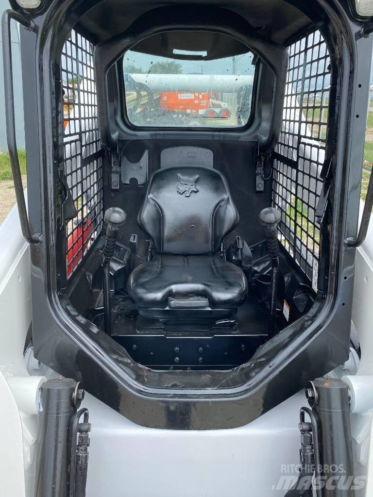 Bobcat T 650 Smykem řízené nakladače