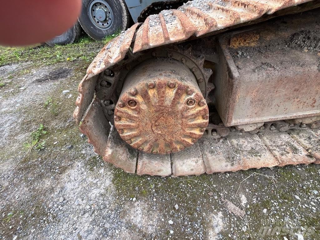 Komatsu PC 210-5 Pásová rýpadla