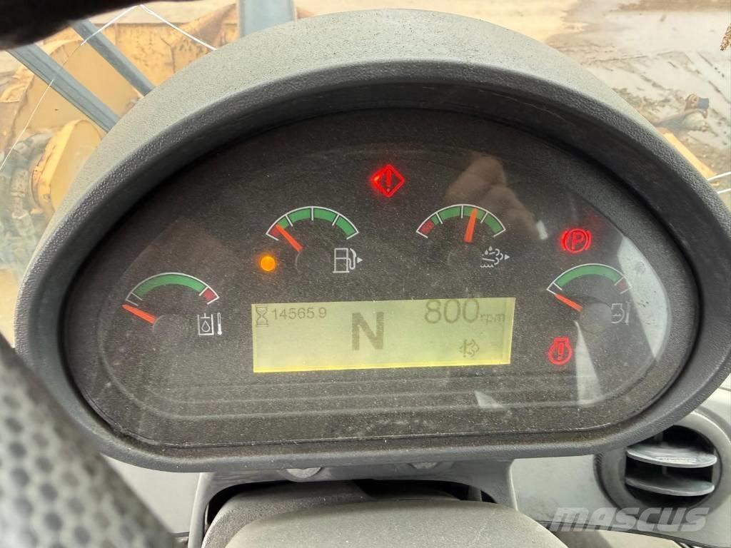 CAT 938 M Kolové nakladače