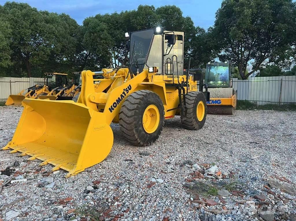 Komatsu WA 320-3 Kolové nakladače