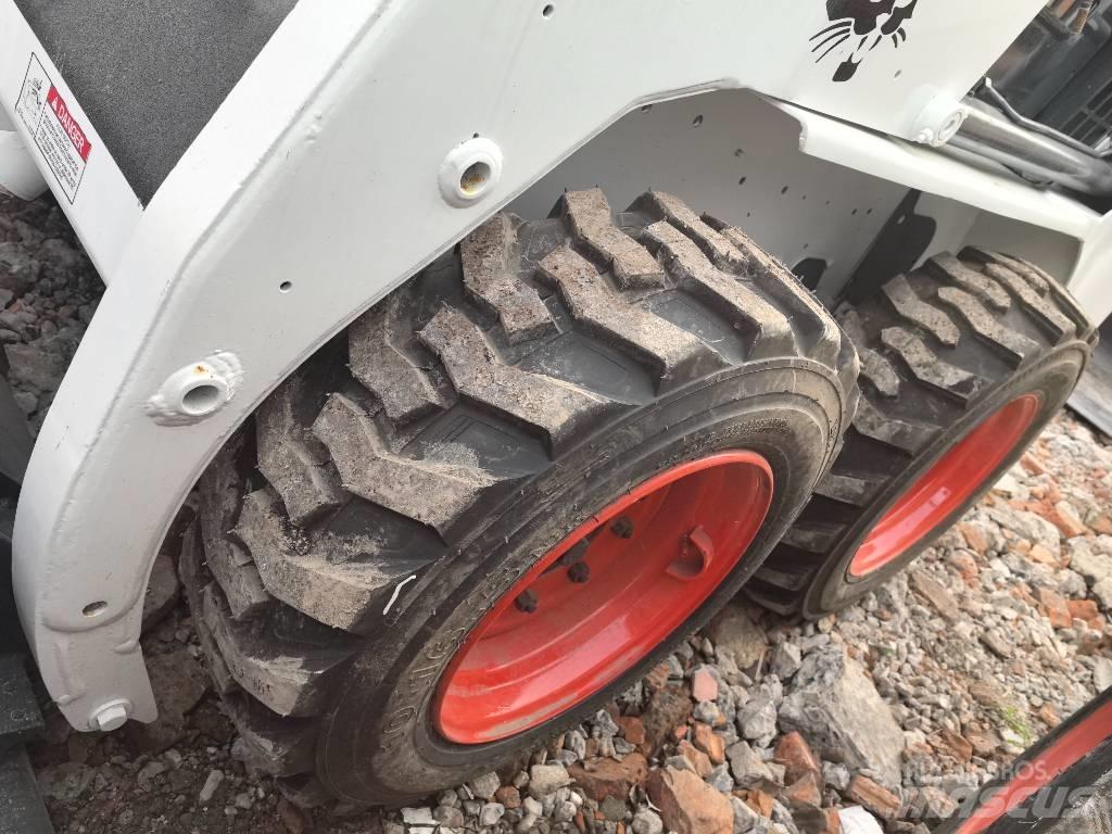 Bobcat S 130 Smykem řízené nakladače