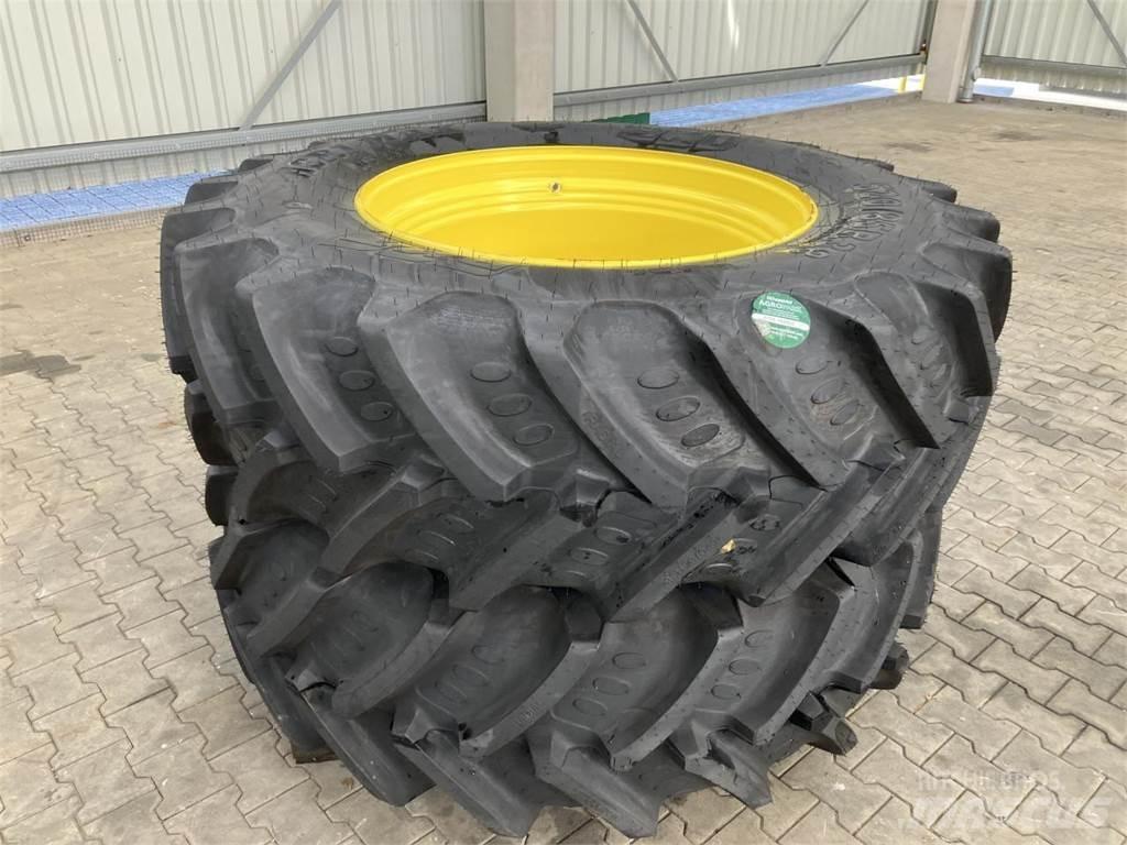 BKT 520/85R38 Pneumatiky, kola a ráfky