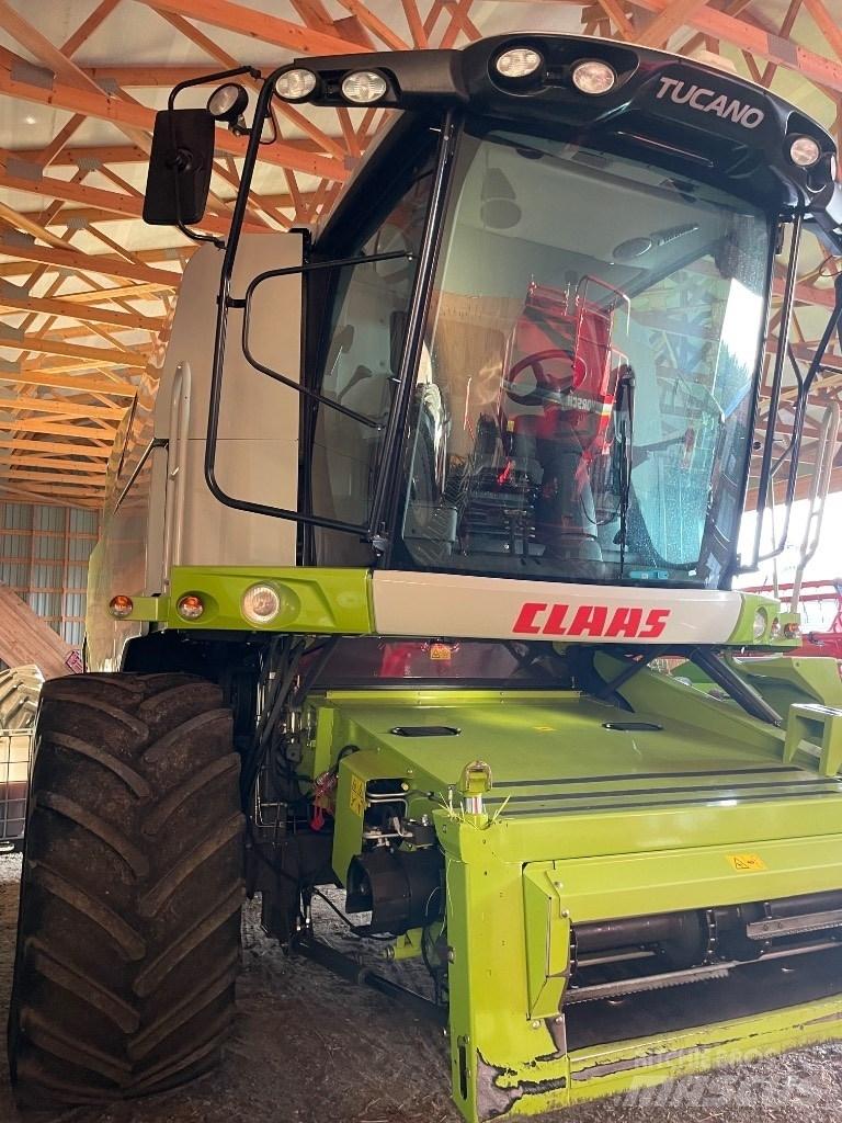 CLAAS Tucano 440 Sklízecí mlátičky