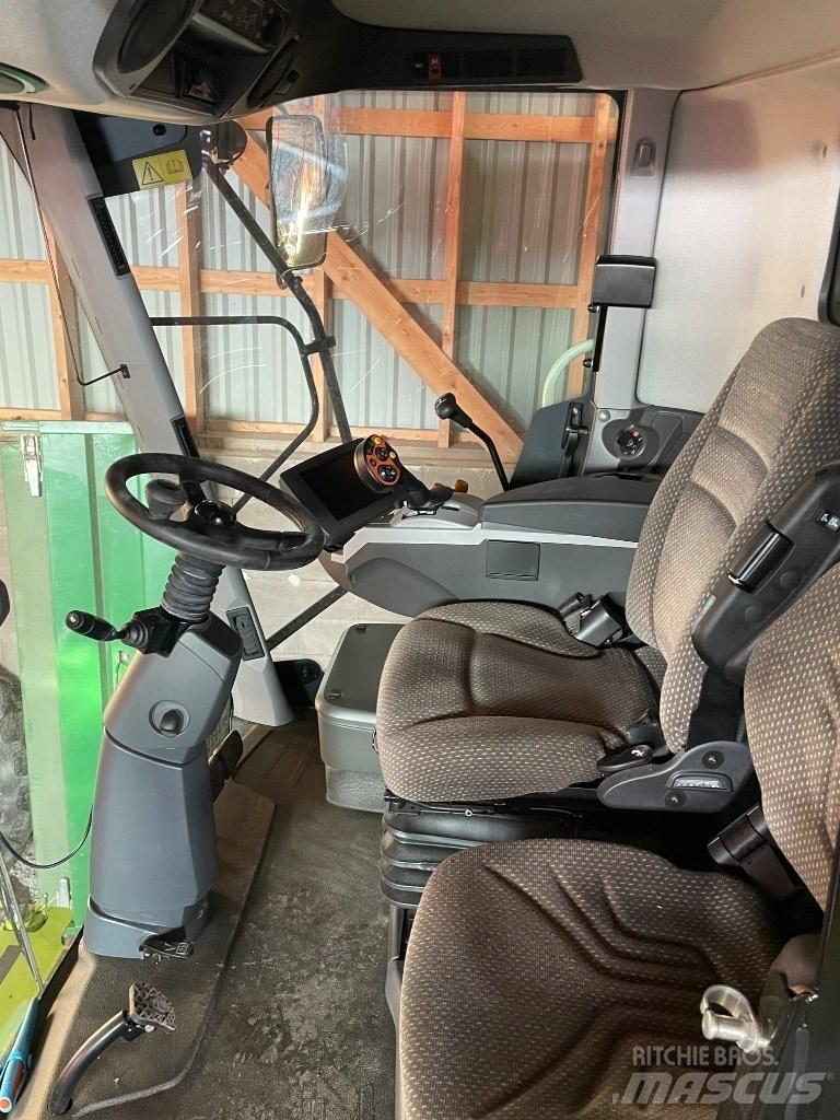 CLAAS Tucano 440 Sklízecí mlátičky