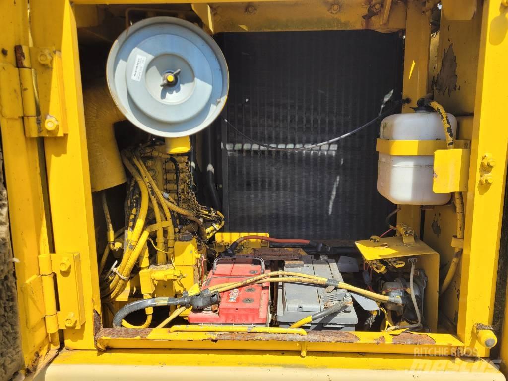 Komatsu PW160 ES-6K Kolová rýpadla