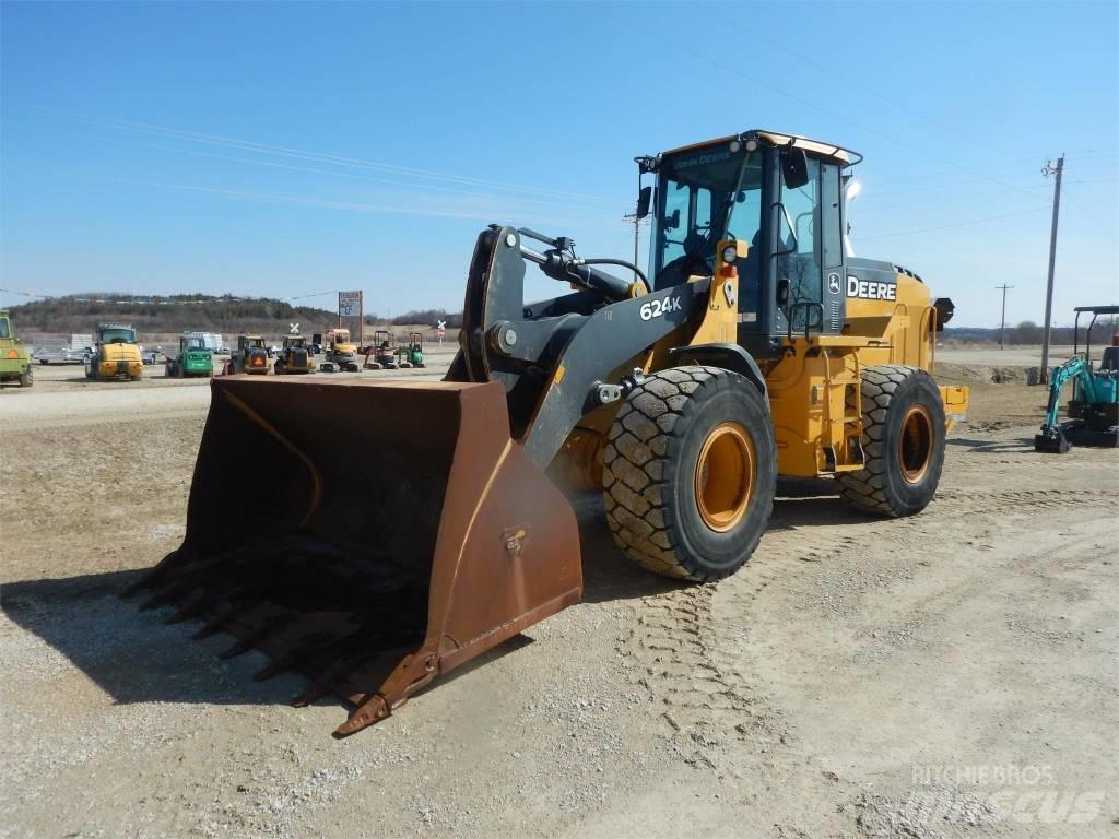 John Deere 624K Kolové nakladače
