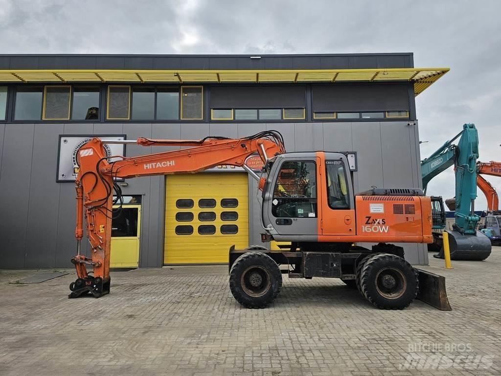 Hitachi ZX160W Kolová rýpadla