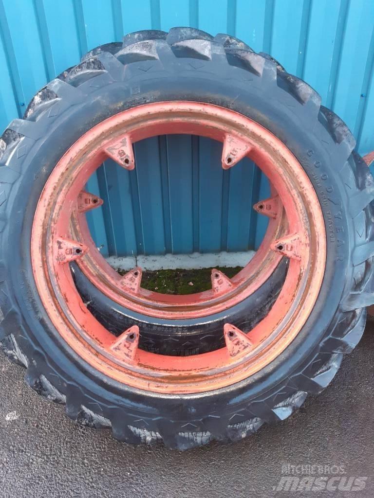 Goodyear 12.4-36 Pneumatiky, kola a ráfky