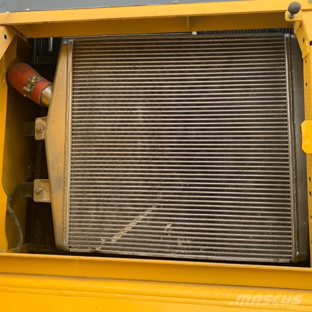 Komatsu PC450-8 Pásová rýpadla