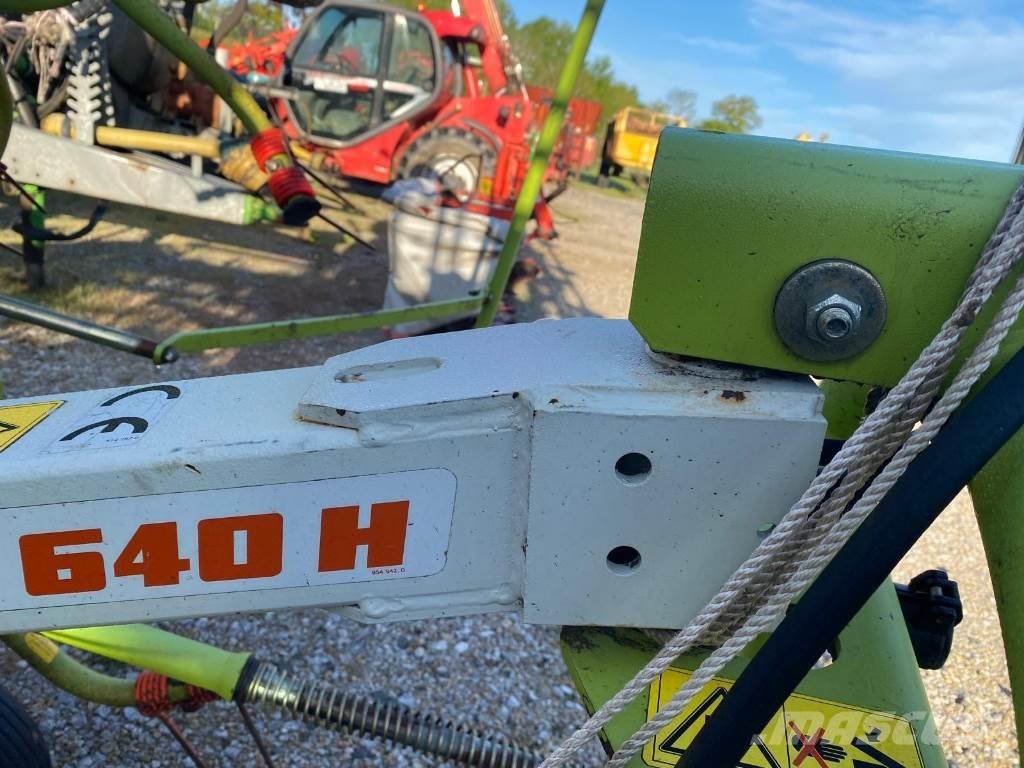 CLAAS VOLTO 640 H Obraceče a shrabovače sena