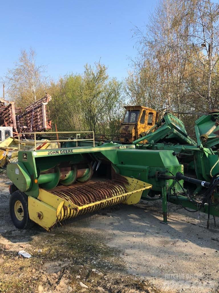 John Deere 459 Lis na hranaté balíky
