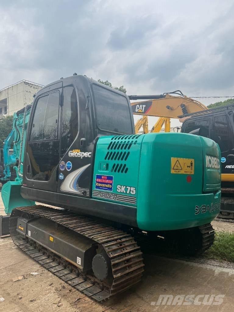 Kobelco SK 75 Midi rýpadla 7t - 12t