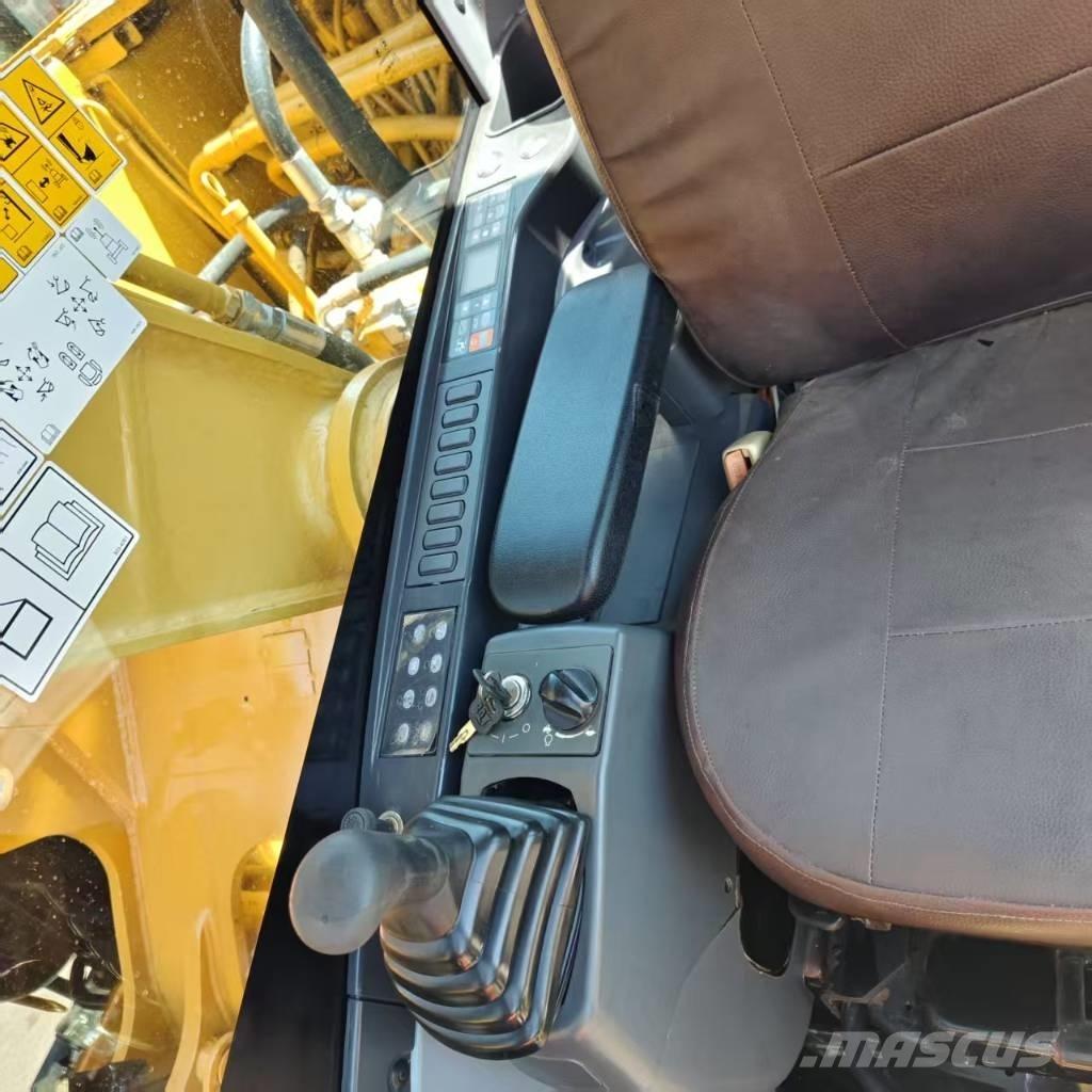 CAT 320 D Pásová rýpadla