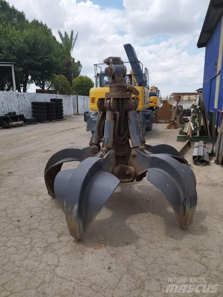 CAT MH3024 Stroje pro manipulaci s odpadem