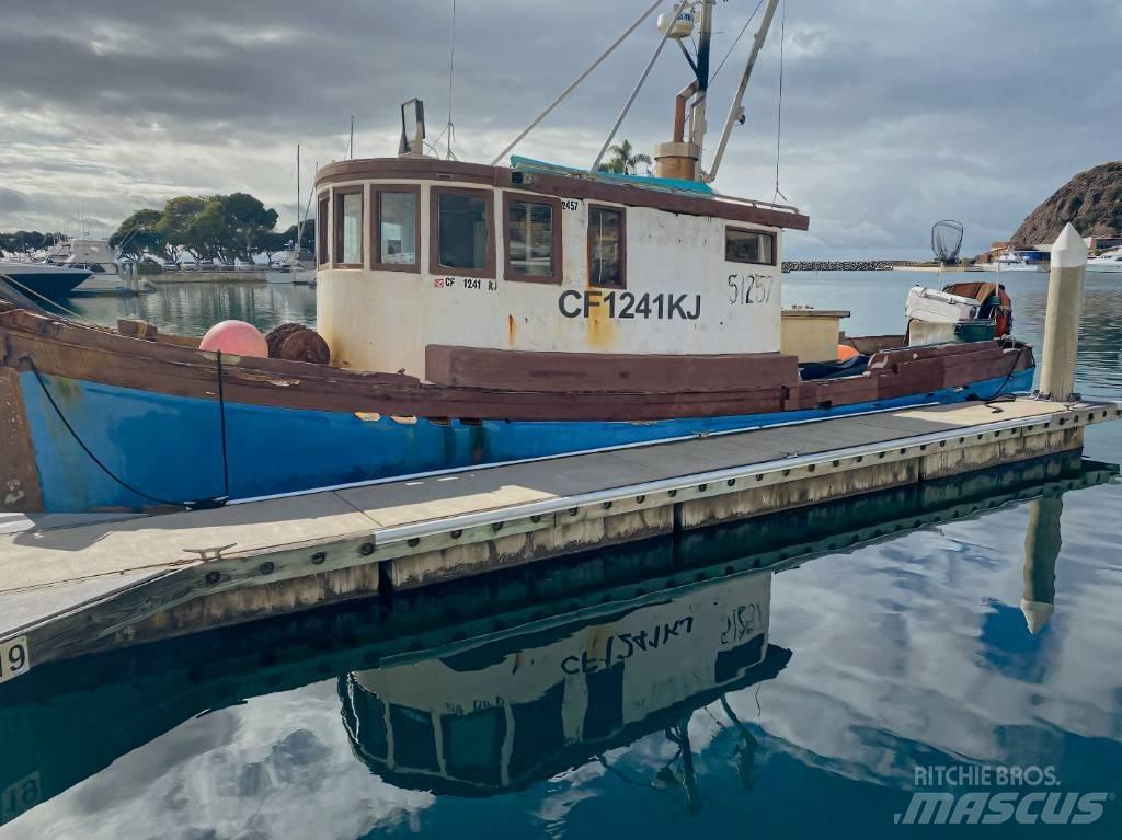 Trawler Boat Pracovní lodě, bárky a pontony