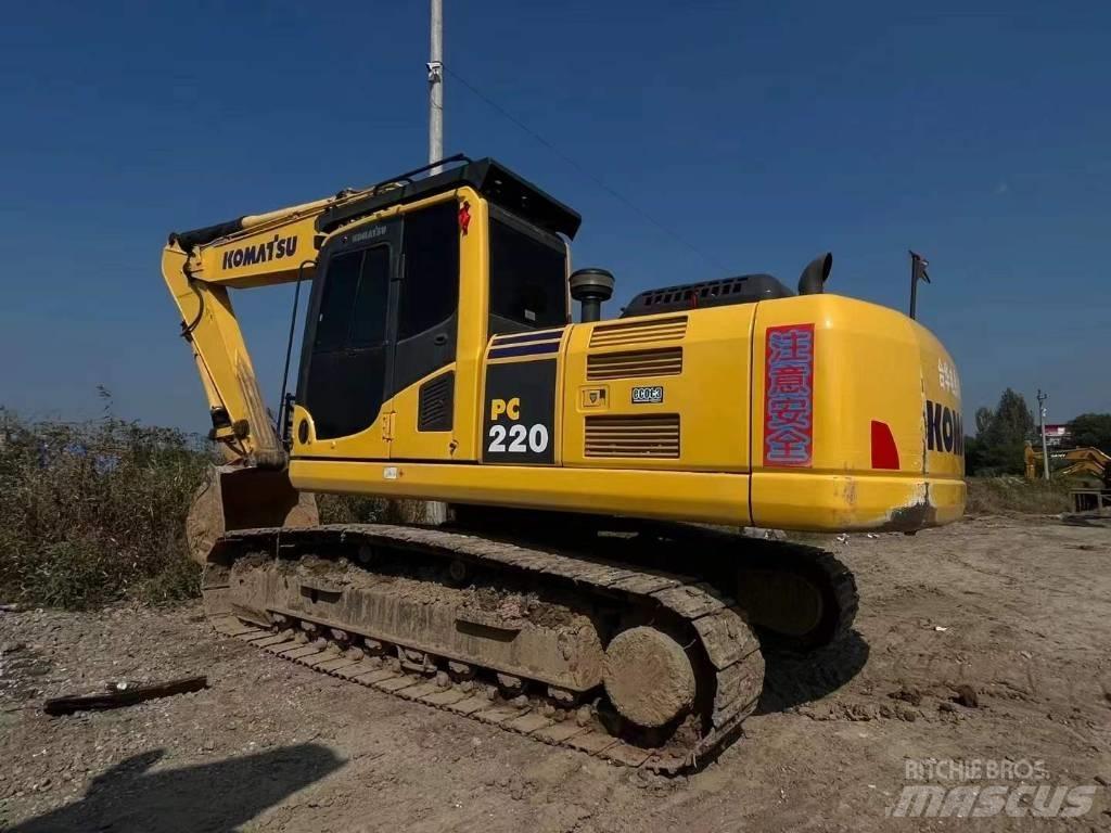 Komatsu PC 220-8 Pásová rýpadla