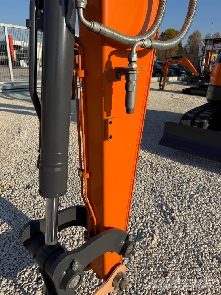 Develon DX 55 R-7 Pásová rýpadla