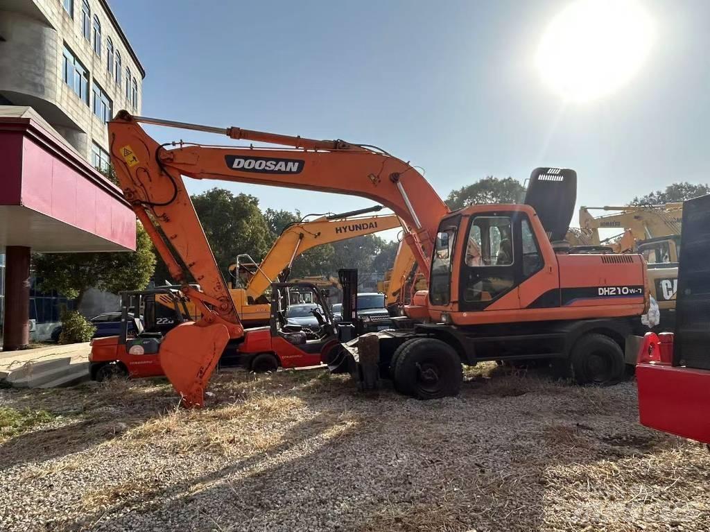 Doosan DH 210 W Kolová rýpadla