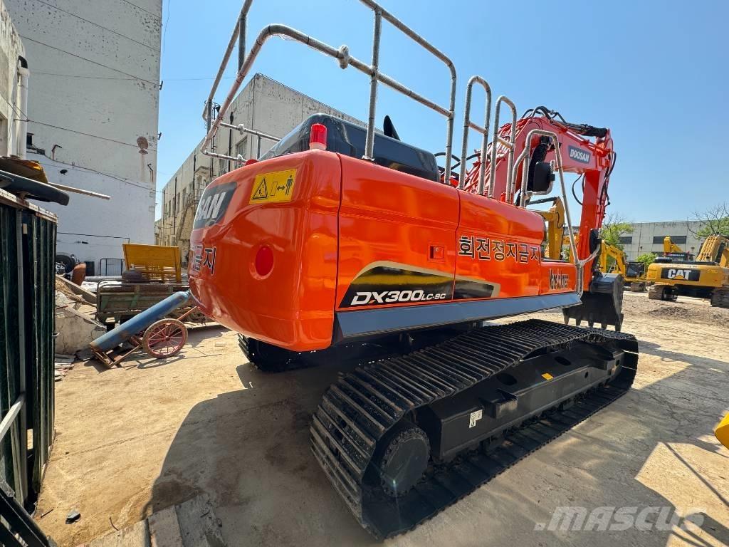 Doosan DX 300 LC-9S Pásová rýpadla