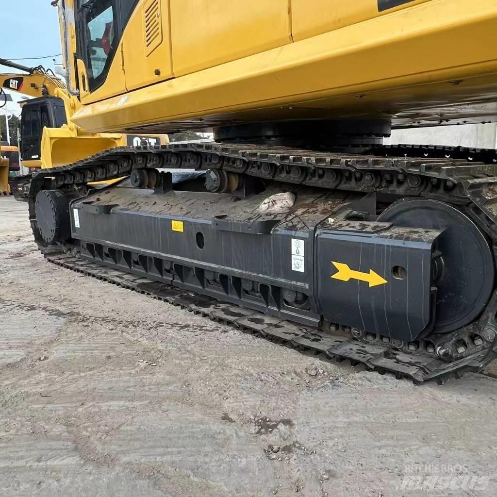 Komatsu PC360-7 Pásová rýpadla