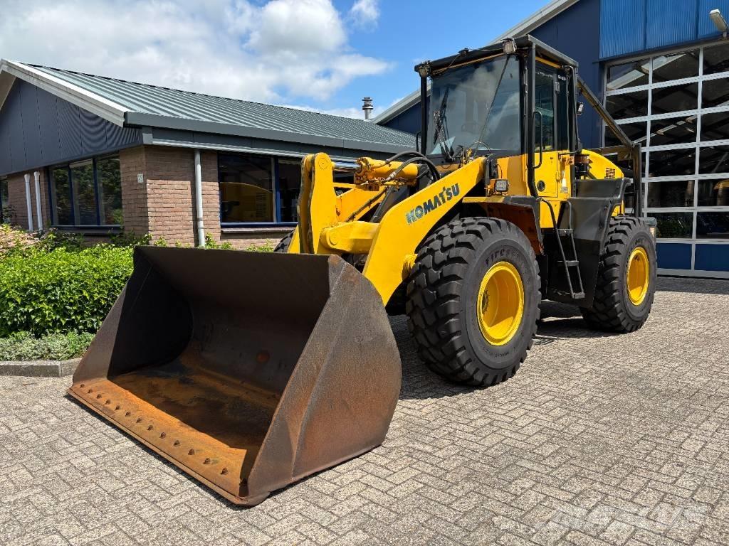 Komatsu WA 320-5 Kolové nakladače
