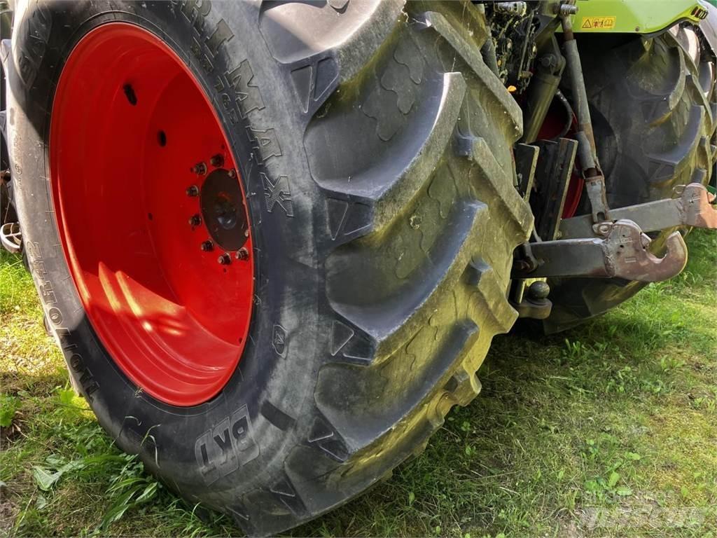 CLAAS Axion 850 Traktory